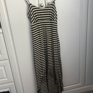 Women’s maxi dress (slight high/low hem)